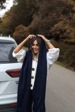 بیگ اسکارف سرمه ای تک رنگ - Image 2