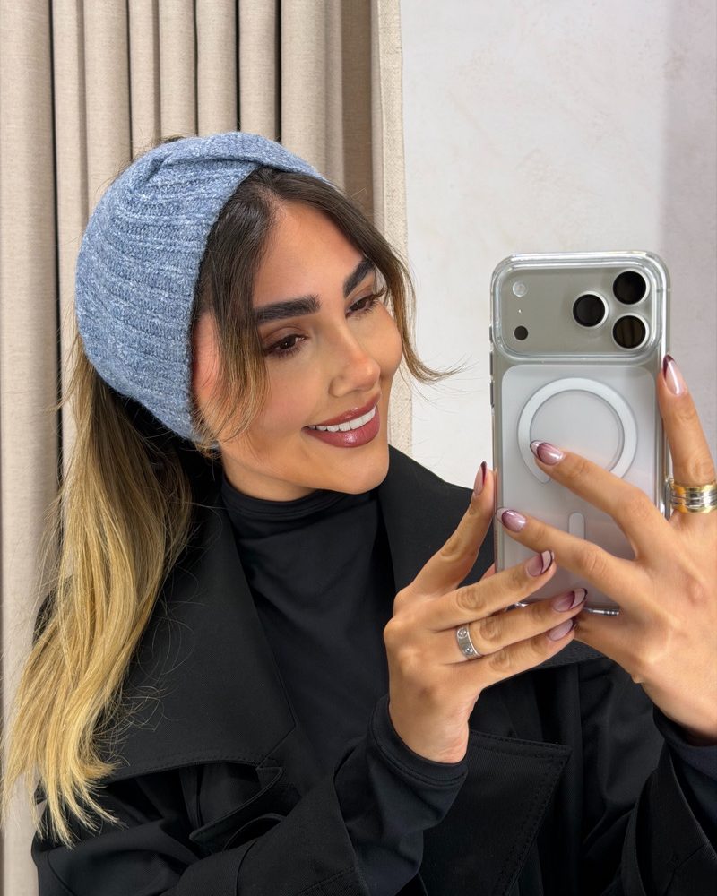 هدبند رنگ آبی روشن